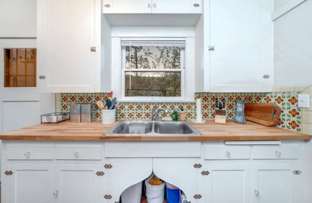 Desert Bloom /1 BR 1 BA/Blocks from U of A