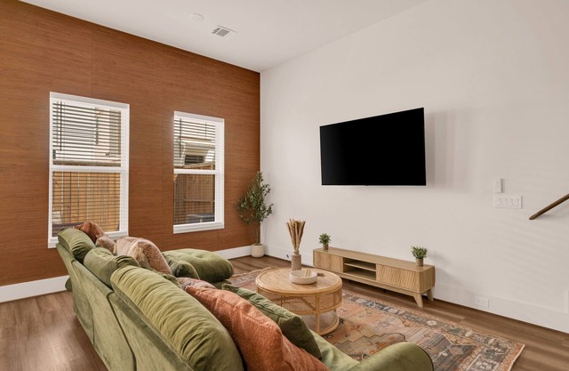 Desert Oasis - 30 Min to Midtown, Galleria, & NRG