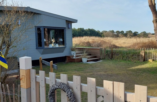 Design Chalet Ameland - close to the beach, large garden, extra facilities