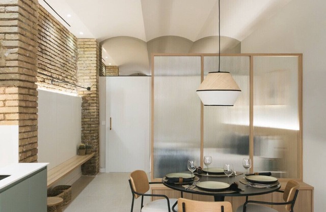 Design Studio with Natural Light in Ruzafa – Ground Floor by Florit Flats