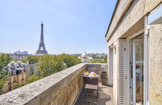 Designed Studio with A/C-Terrasse Vue Tour Eiffel