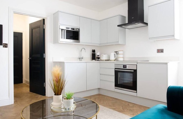 Designer Cardiff Apartments with Free Parking