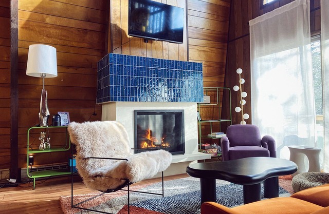 Designer Poconos Chalet - Fireplace, Fire Pit, Lakes, Hiking