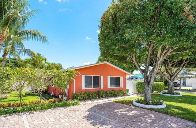 Designer's Delray Hideaway in Delray's Hottest Neighborhood - Newly Renovated