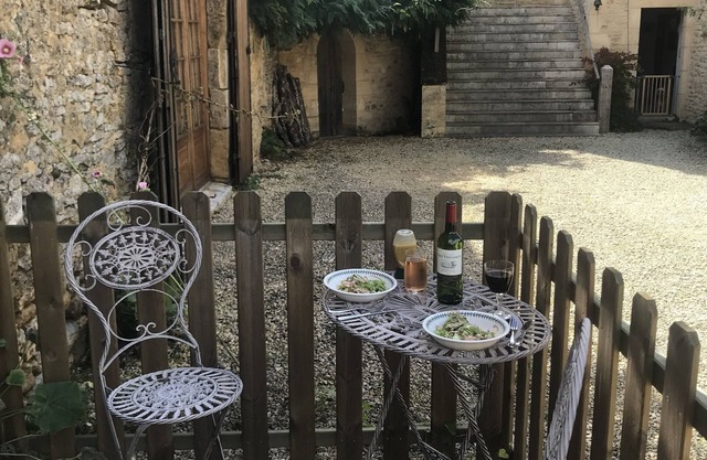 Detached Barn conversion in tranquil location, private heated pool and gardens