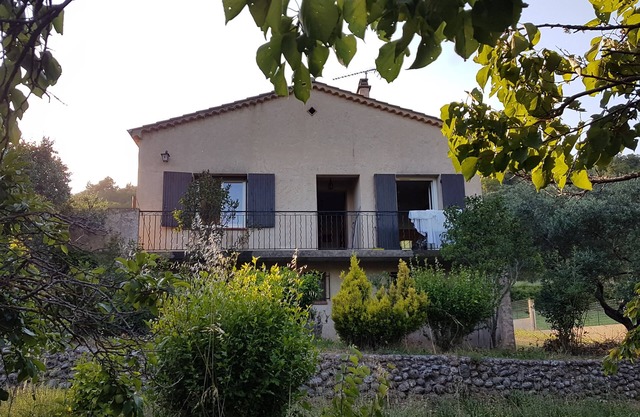 Detached house on the outskirts of Riez