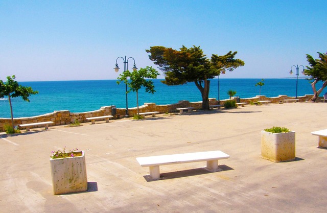 Detached villa 250m from the sea