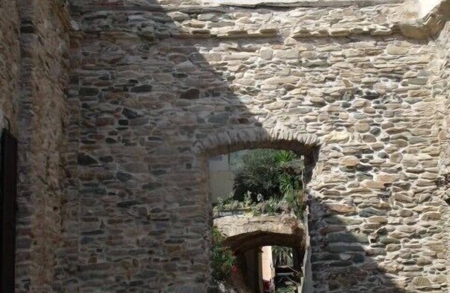 Detached Site exeptionnel the waterfront terrace and garden