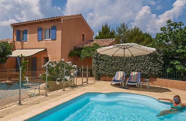 Detached villa with a dishwasher, in green surroundings