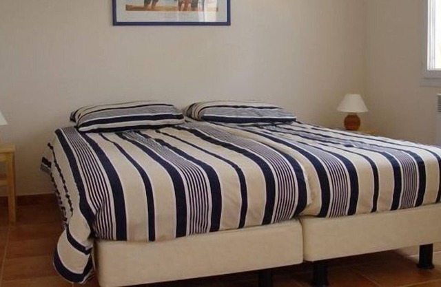 Detached villa with a dishwasher, in green surroundings