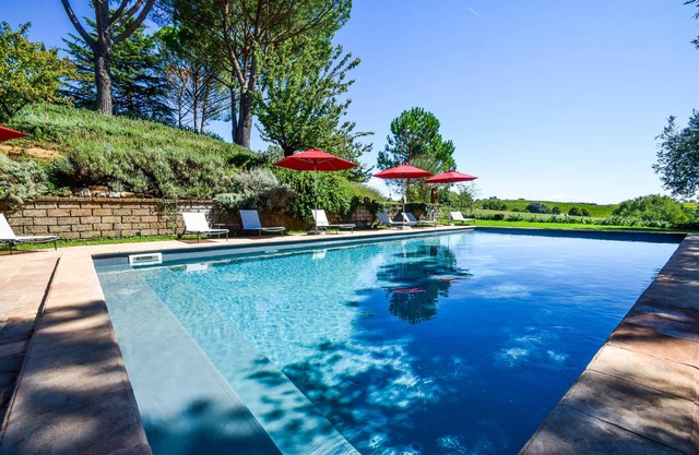 Detached villa with private pool and panoramic view on the city of Orvieto.