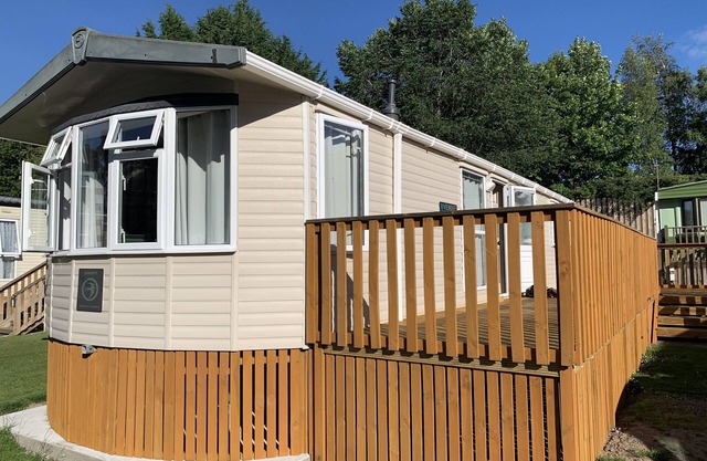 Devine's Caravan Sleeps 6 by River