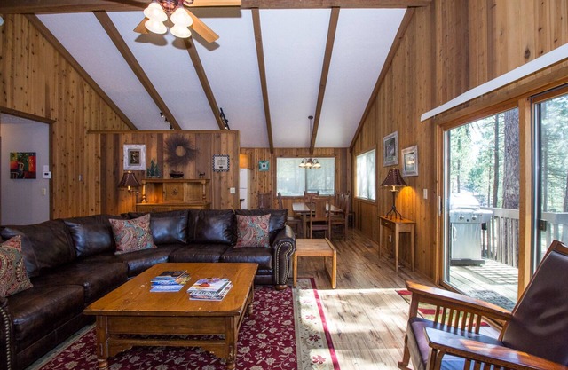 Diam23 - Couples Retreat, Private Hot Tub, Dog Friendly