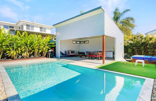 Dicky Beach House with Pool - pets welcome!