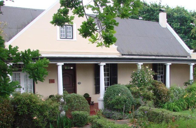 Die Waenhuis Guest House