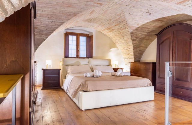 Dimora al Vescovado in the heart of Assisi! x6