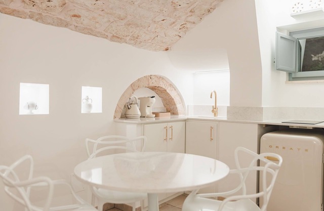 Dimore Bianche, Santa Lucia 17