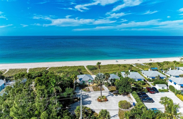 Direct Beachfront Cottage-Casey Key/Nokomis Beach-1 Bedroom