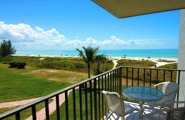 Direct beachfront vacation rental on Sanibel Island!