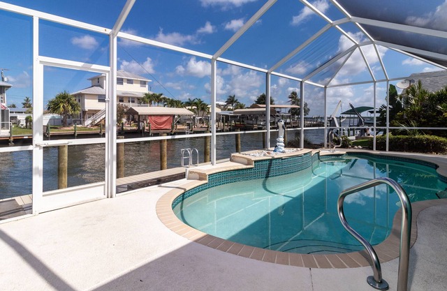 Direct Gulf-access home w/electric-heated pool, bikes & kayaks! - Casa Hightide
