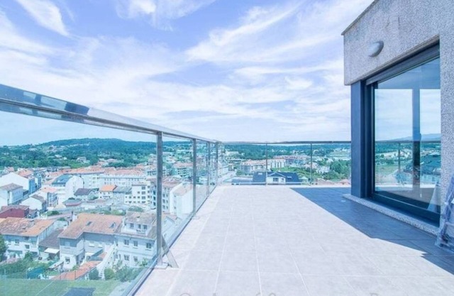 Disconnectaengalicia Penthouse La Perla, pool and tennis court