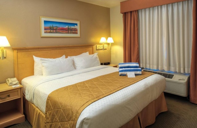 Discover Budget Stay @ Heart of Tucson: 4 Large Units Near Pima Space Museum!