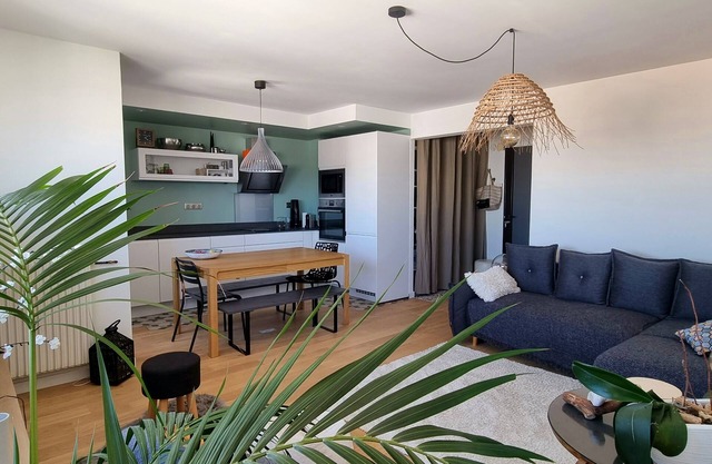 Discover Marseille by the sea in this superb apartment
