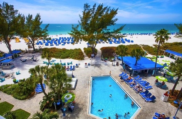 Dive Into Your Dream Vacation! Kitchenette, Outdoor Pools, Pets Allowed