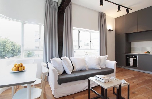 DIZENGOFF ST MODERN 2 ROOMS CLOSE BEACH