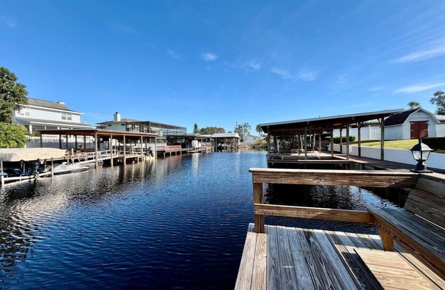 Dockside Dreams for 4