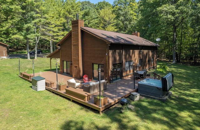 Dog Friendly Chalet Near Deep Creek w/Dock Slip