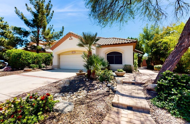 Dog-friendly house with firepit, game room, water view, fireplace-30 day stays