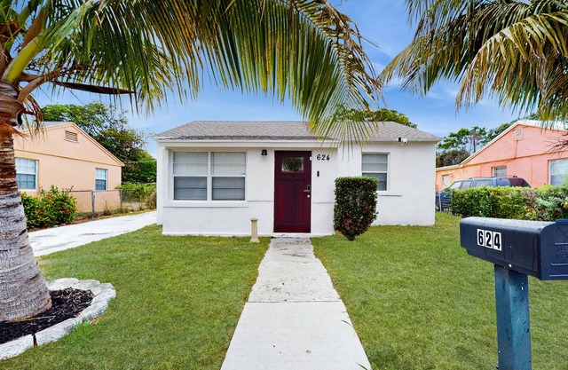 Dog friendly home with Wifi, fully equipped kitchen & patio