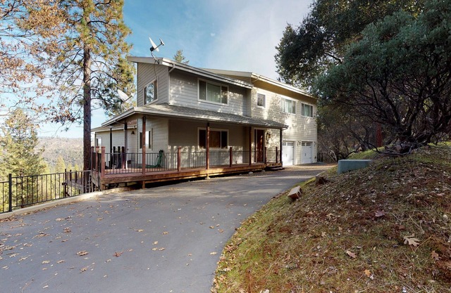 Dog-friendly home with two lofts, deck, pool, & 3 beaches