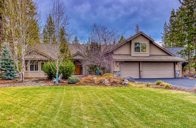 Dog-Friendly Home with WiFi, Fireplace, & Deck, Private Hot Tub, & SHARC Passes