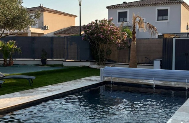 Dolce Vita Elegant and comfortable new villa with heated pool for 12 people