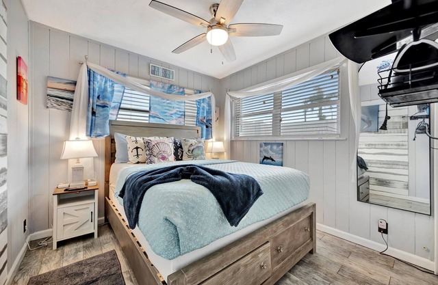 Dolphin Suite, WATERFRONT, Pet Friendly, Dock!