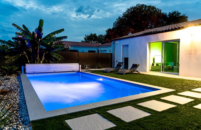 Dolus D'Oléron, new, quiet, comfortable house with private heated pool.