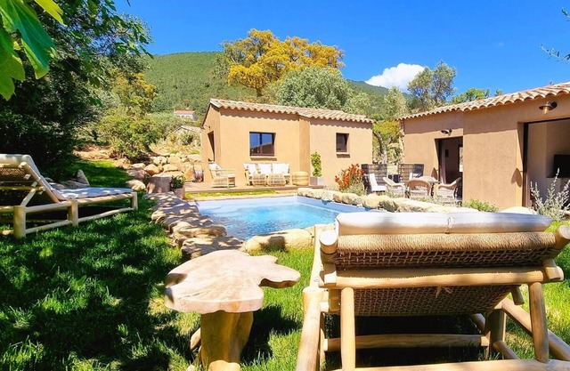 Domaine de Gialla Bergerie Figa, 4 pers, piscine chauffée, 10 mn plage