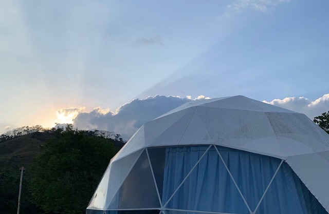 Dome tent in beautiful countryside, 20 minutes from the beach