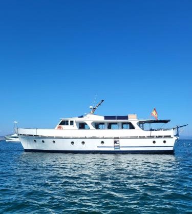 Don Maximo Yacht Hotel