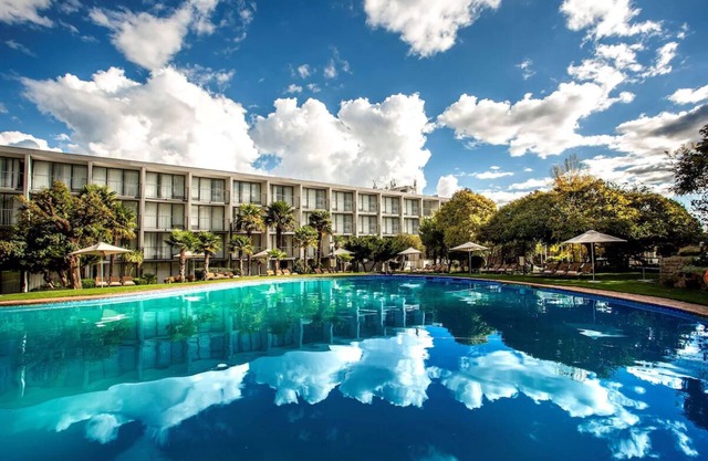 Don’t Miss This! Property w/Outdoor Pool & Casino, w/FREE Parking Onsite!