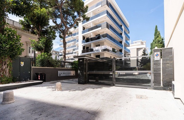 Door 29 - Int. 07 Apartment