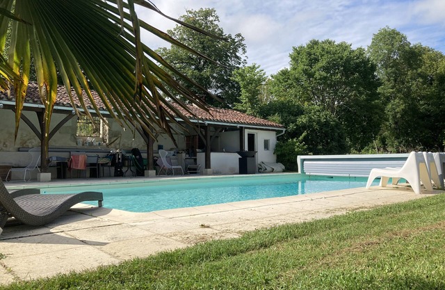 Dordogne, Maison Avec Grande Piscine, 5 Chambres, 11 Couchages + 2 Lits Bébé