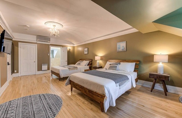 Double Room #5 Summar