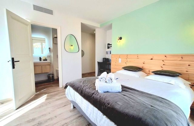 Double room "Emeraude" - Domaine de la Mautanne *