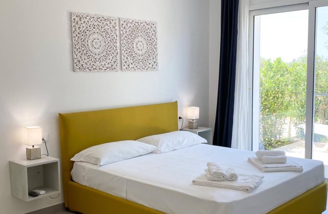 Double room in B&B with swimming pool and garden
