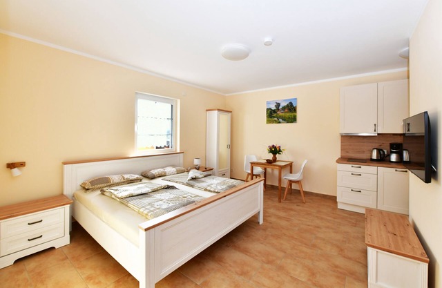 Double room-Private Bathroom-Garden view