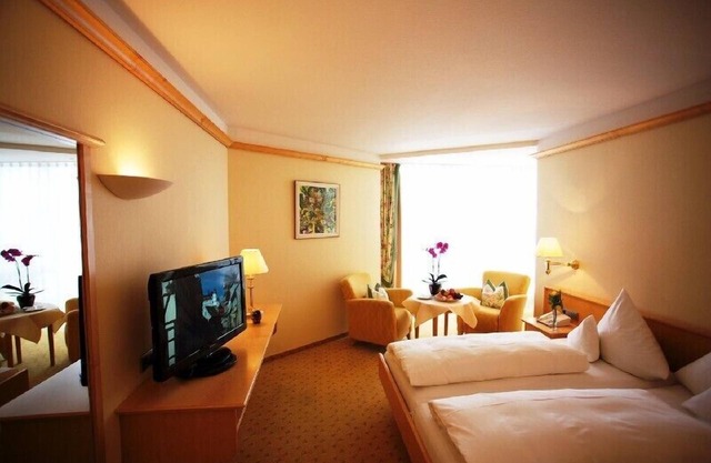 Double room south, 34 sqm, with shower/WC and balcony or terrace