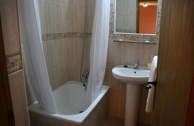 DOUBLE ROOM WITH BALCONY IN TRUJILLO'S MAIN SQUARE